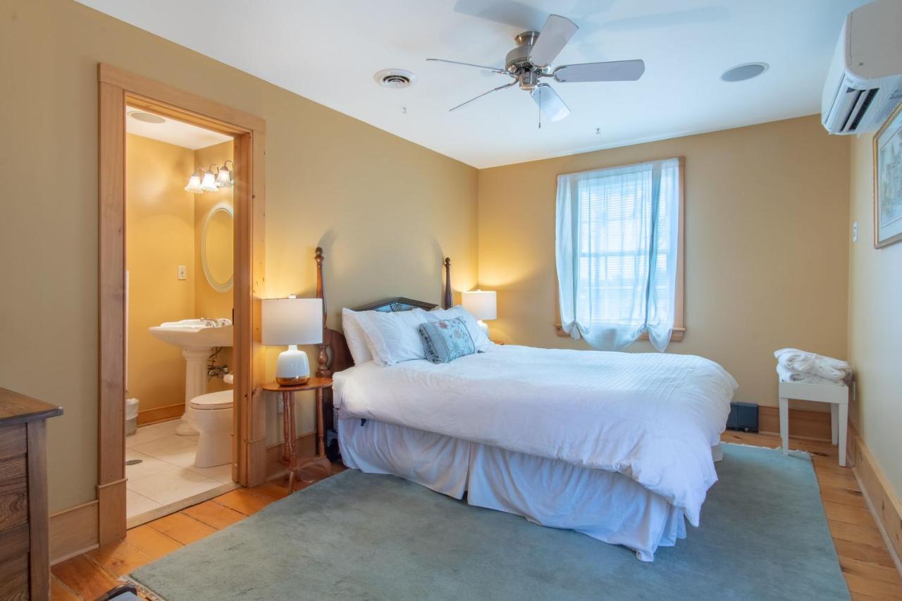 Emilyville Inn Campbellford Ngoại thất bức ảnh