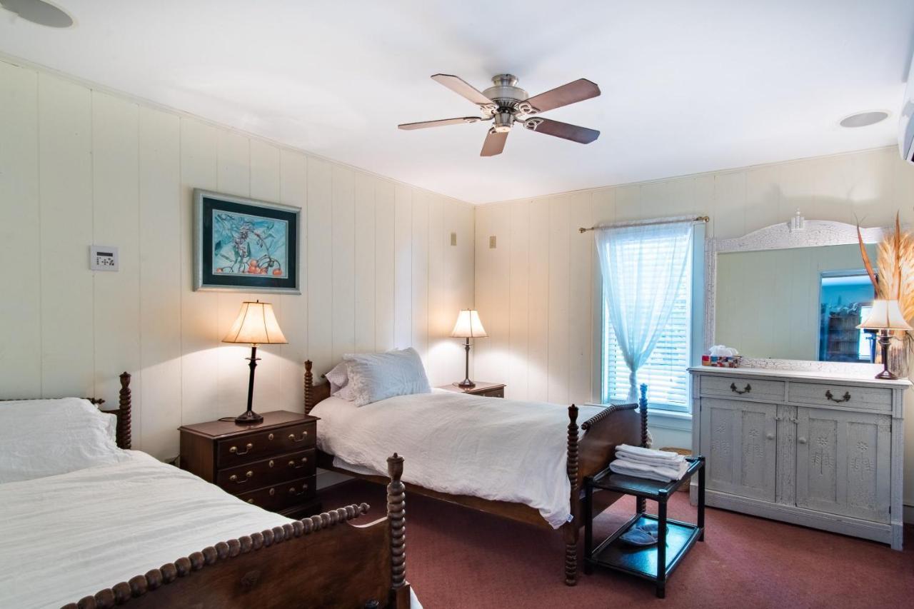Emilyville Inn Campbellford Ngoại thất bức ảnh