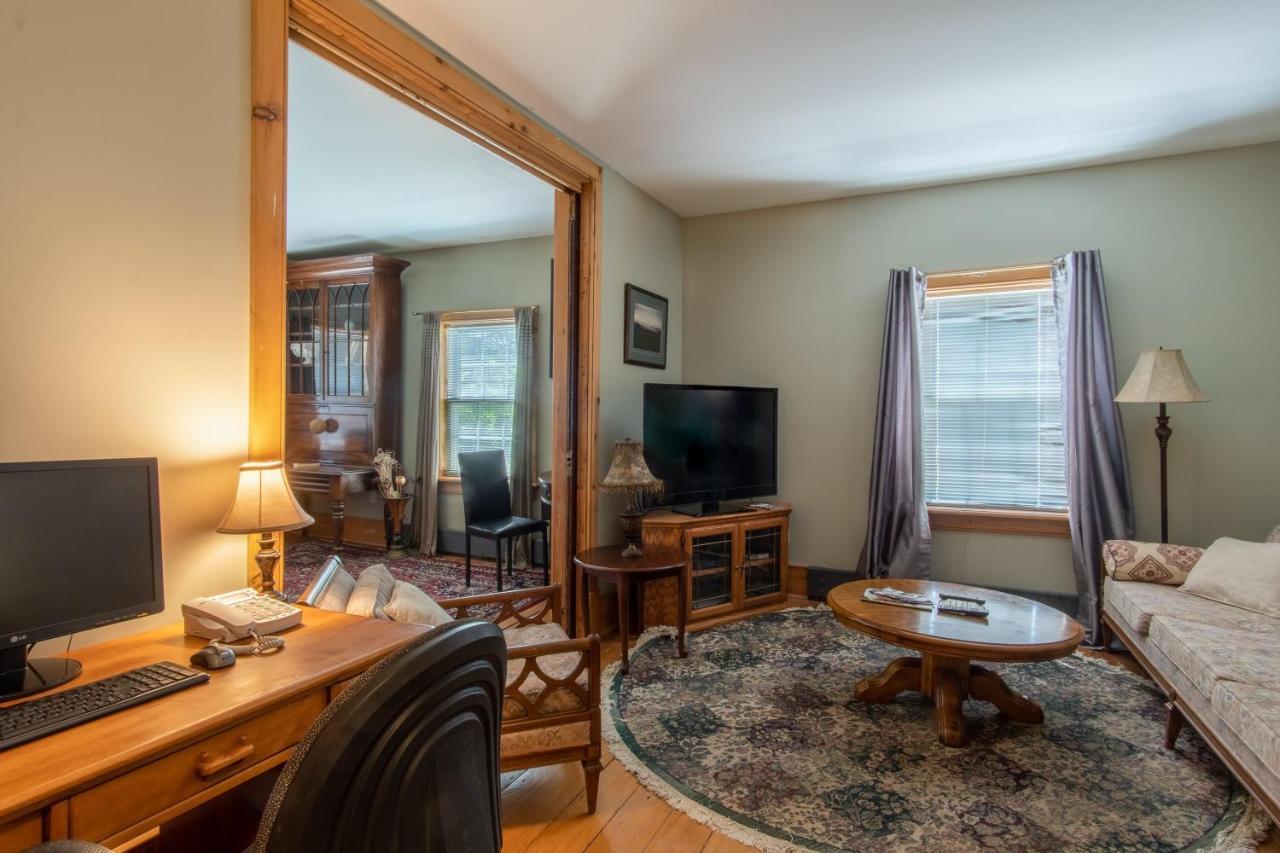 Emilyville Inn Campbellford Ngoại thất bức ảnh