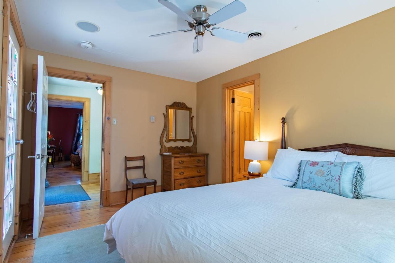 Emilyville Inn Campbellford Ngoại thất bức ảnh