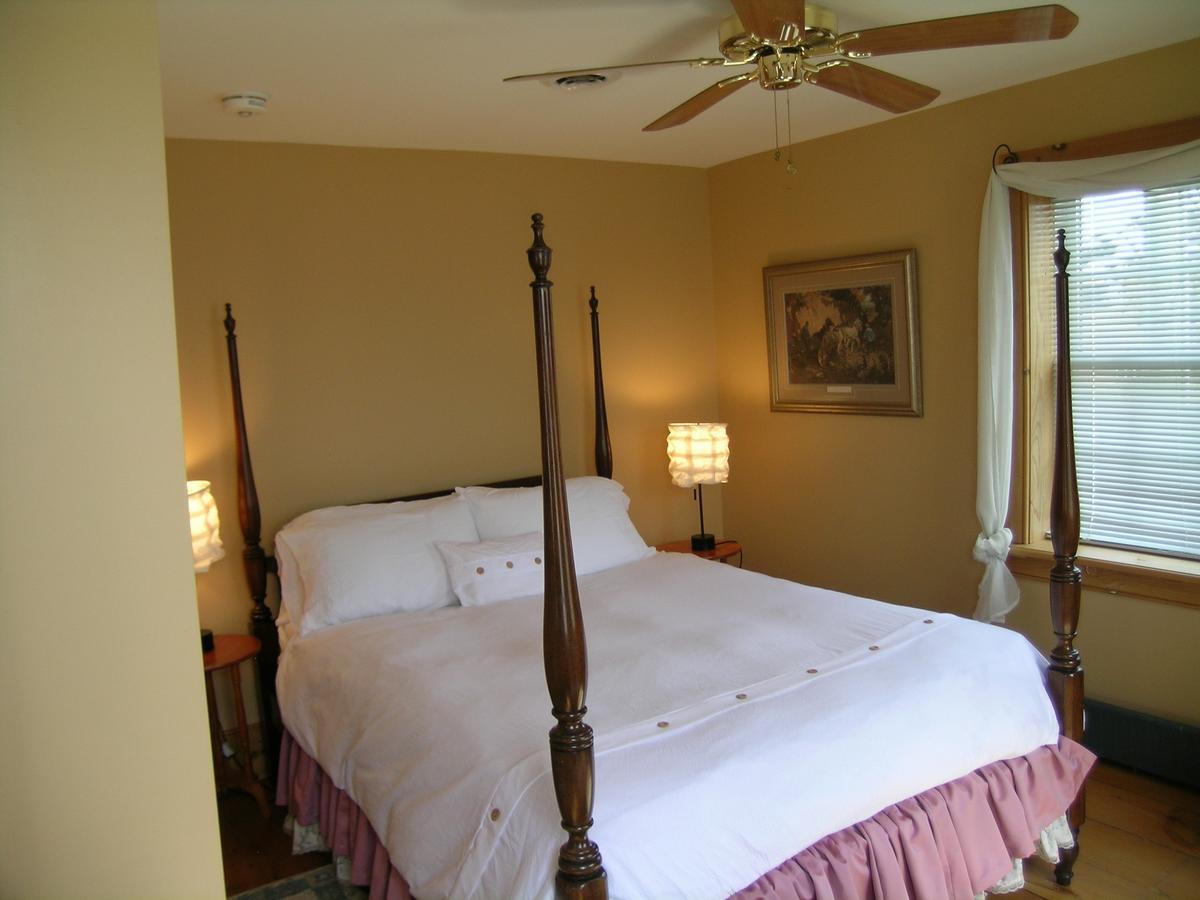 Emilyville Inn Campbellford Ngoại thất bức ảnh
