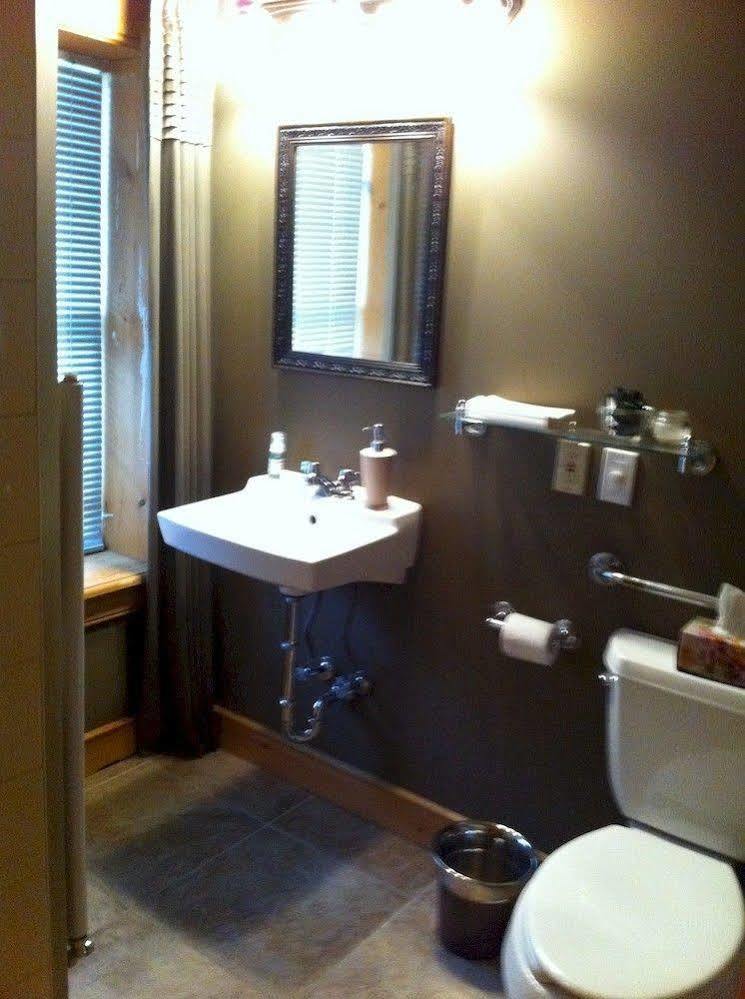 Emilyville Inn Campbellford Ngoại thất bức ảnh